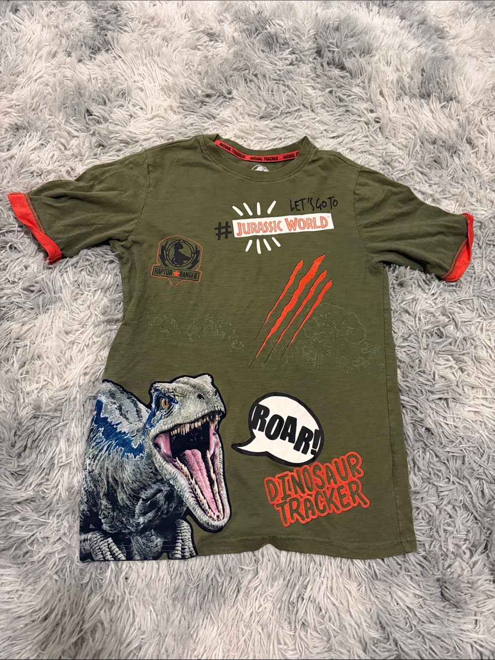 Kids Jurassic World shirt XL